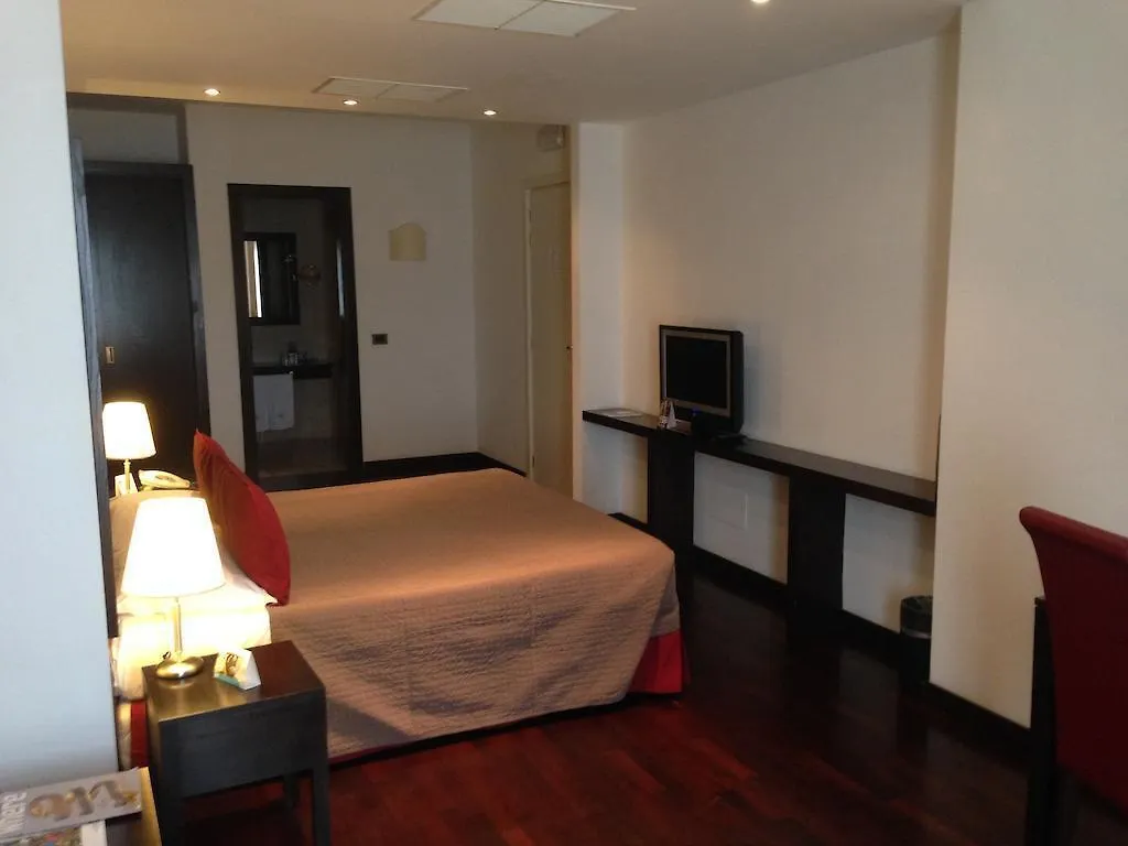 Exe International Palace Roma Hotel